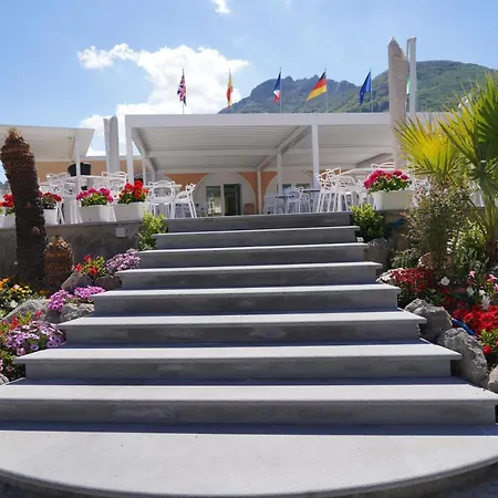 מלון Parco Delle Agavi 4*
