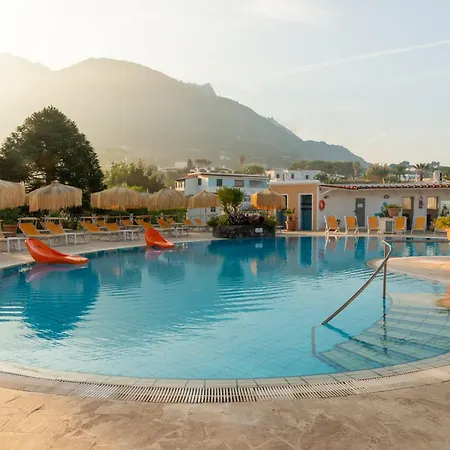 מלון Parco Delle Agavi 4*