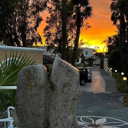 Parco Delle Agavi מלון 4*