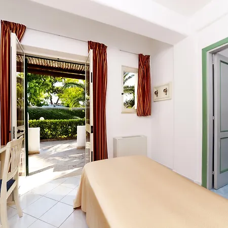 Hotel Parco Delle Agavi 4*